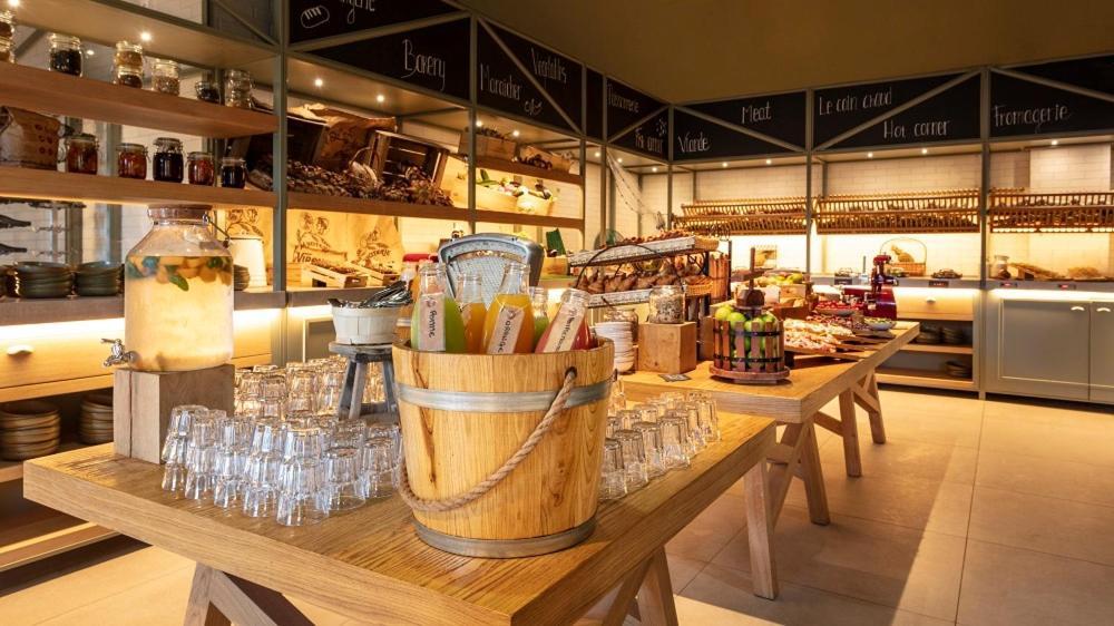 Le Grand Pavillon Hotel 4*