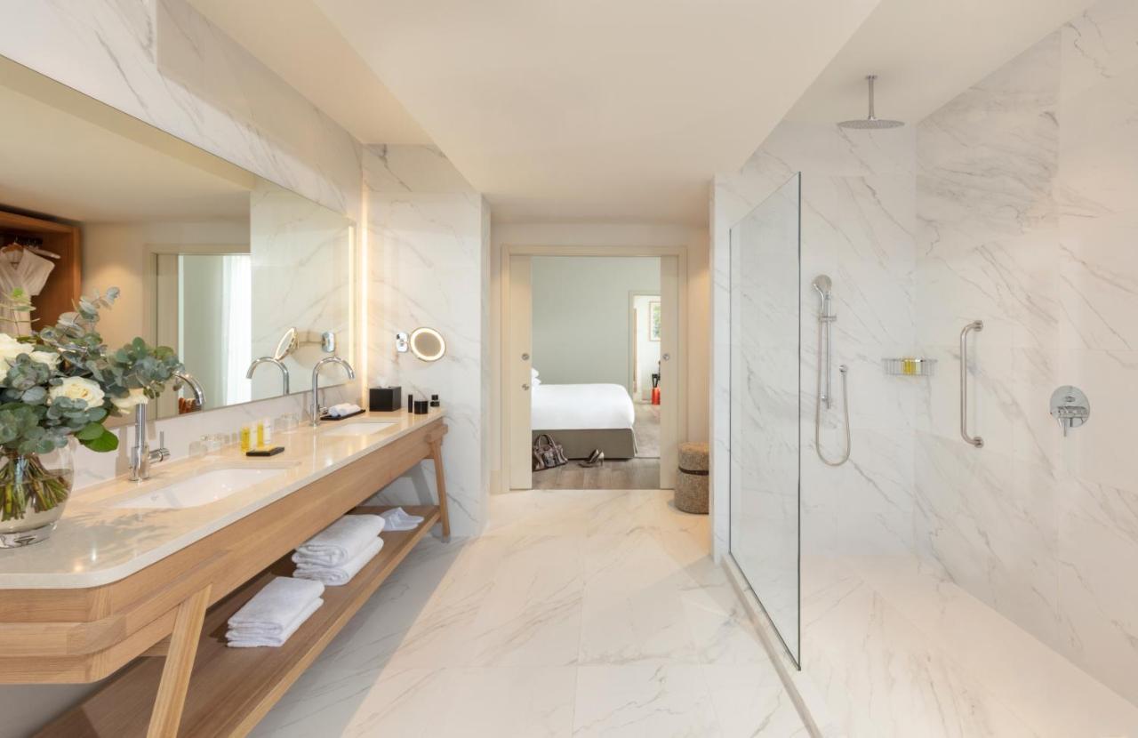 Le Grand Pavillon Hotel 4*
