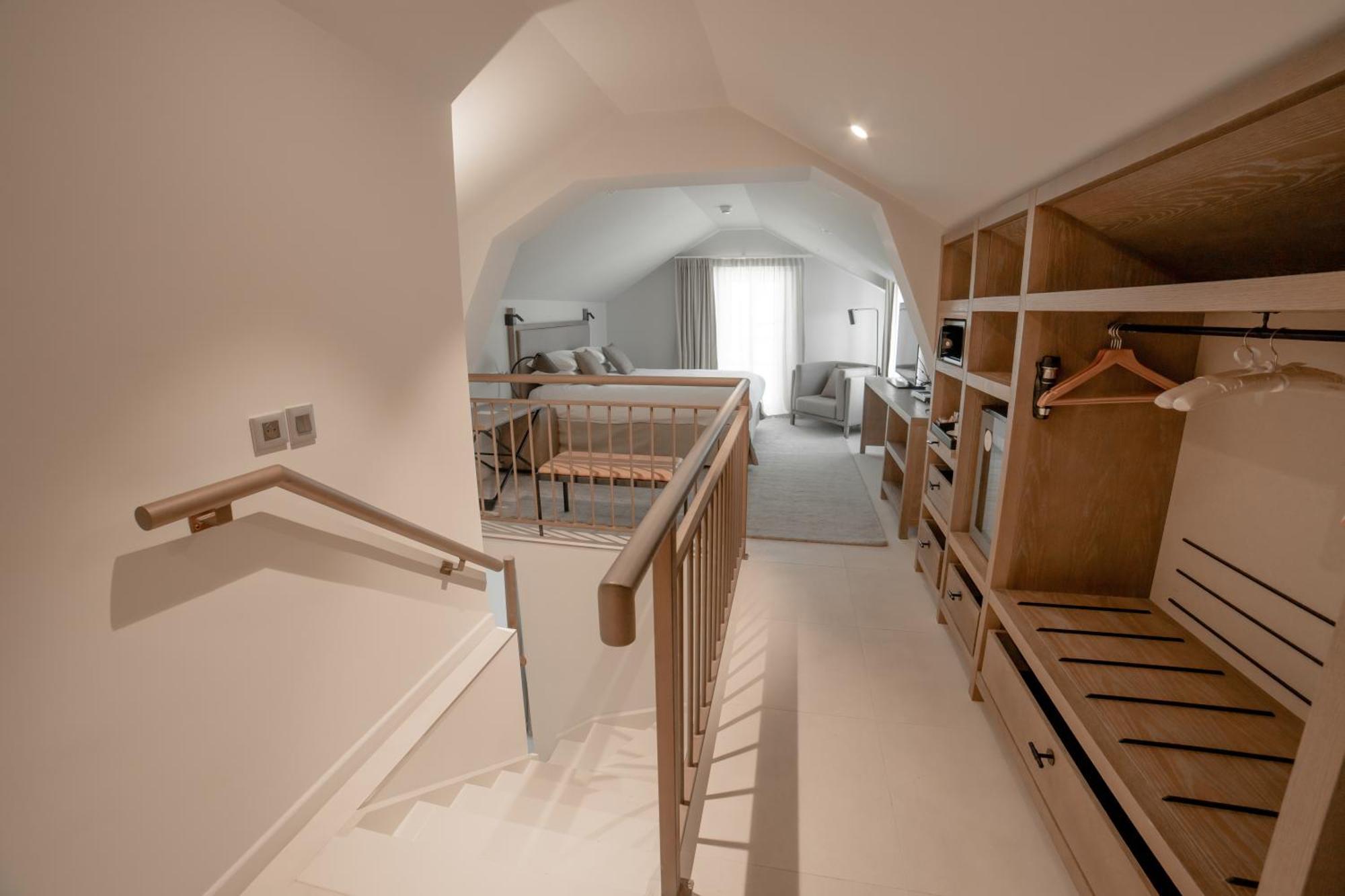 Le Grand Pavillon Hotel